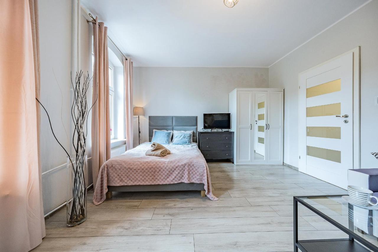 Przytulny Z 2 Sypialniami Na Starym Miescie/ 2bedrooms Old Town Leilighet