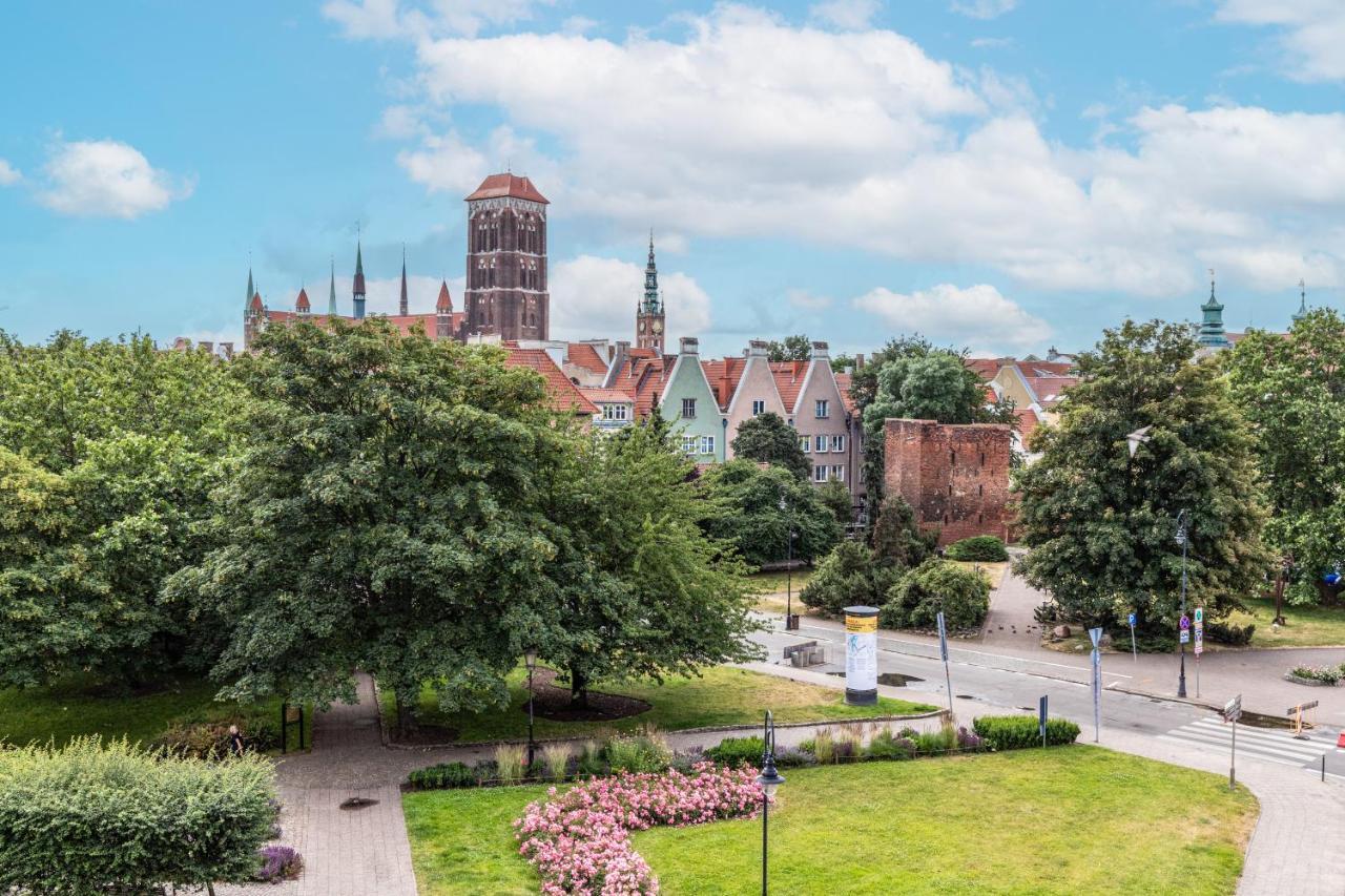 Podwale Staromiejskie With Balcony By Renters * Gdańsk