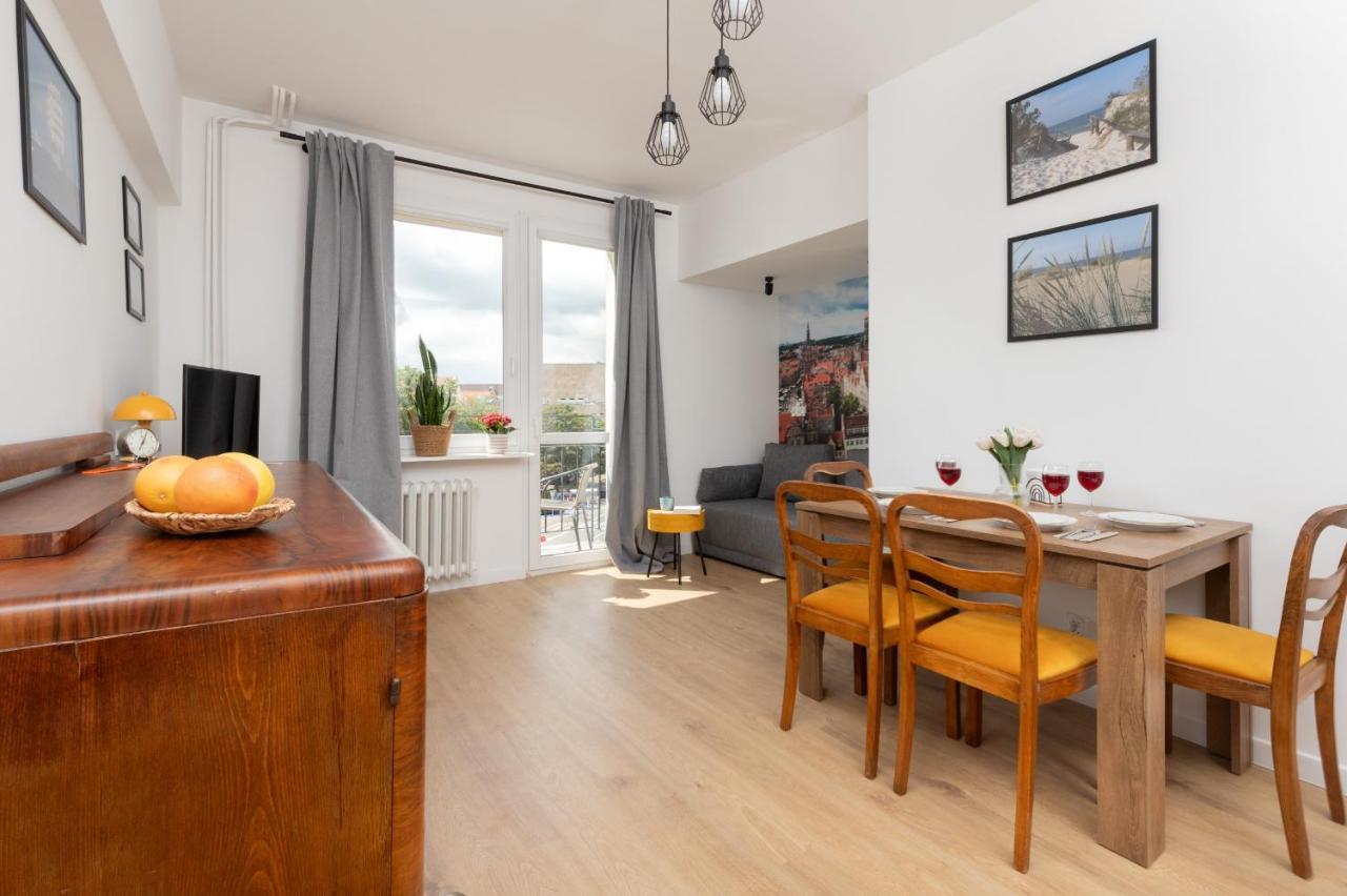 Podwale Staromiejskie With Balcony By Renters Lägenhet