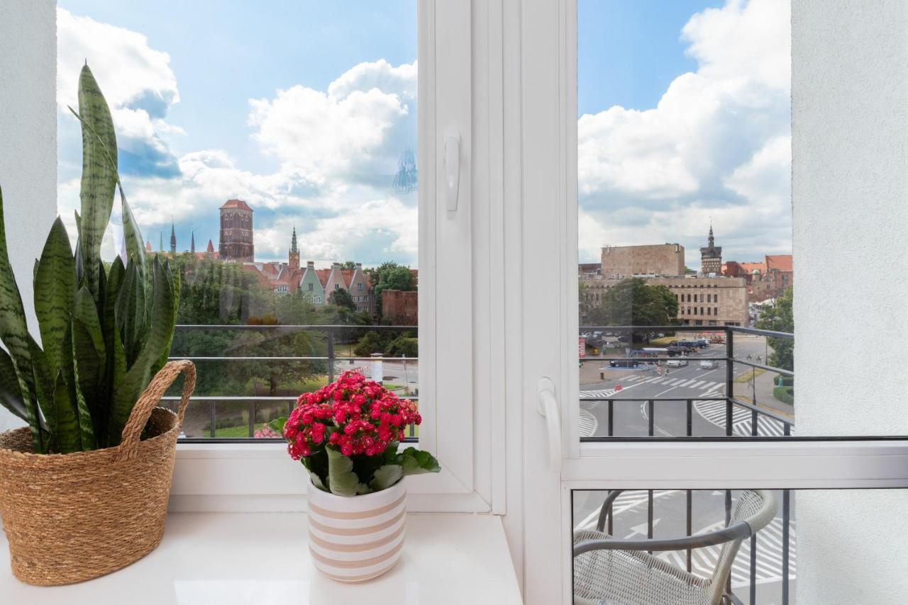 Podwale Staromiejskie With Balcony By Renters * Gdańsk