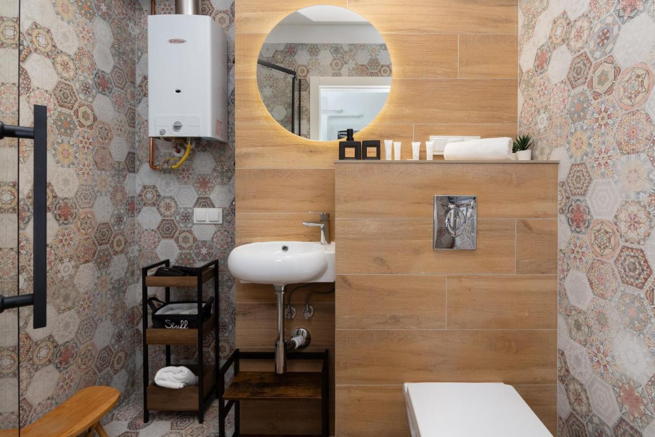 Podwale Staromiejskie With Balcony By Renters * Gdańsk