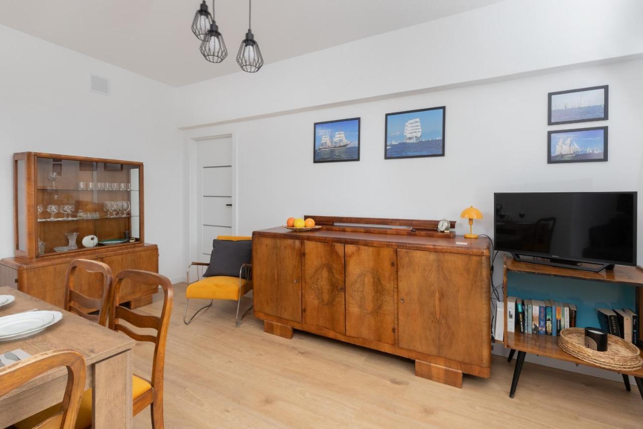 Podwale Staromiejskie With Balcony By Renters Gdańsk