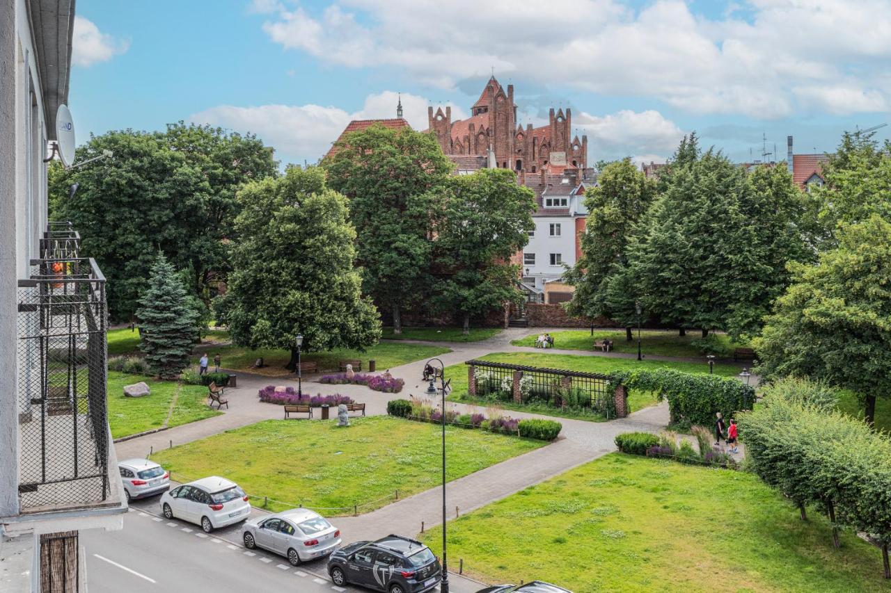 Podwale Staromiejskie With Balcony By Renters Gdańsk