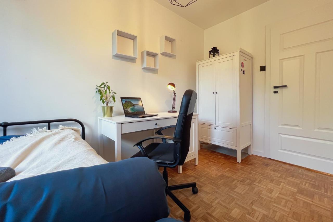 Apartment Fresh Industrial With Public Transport