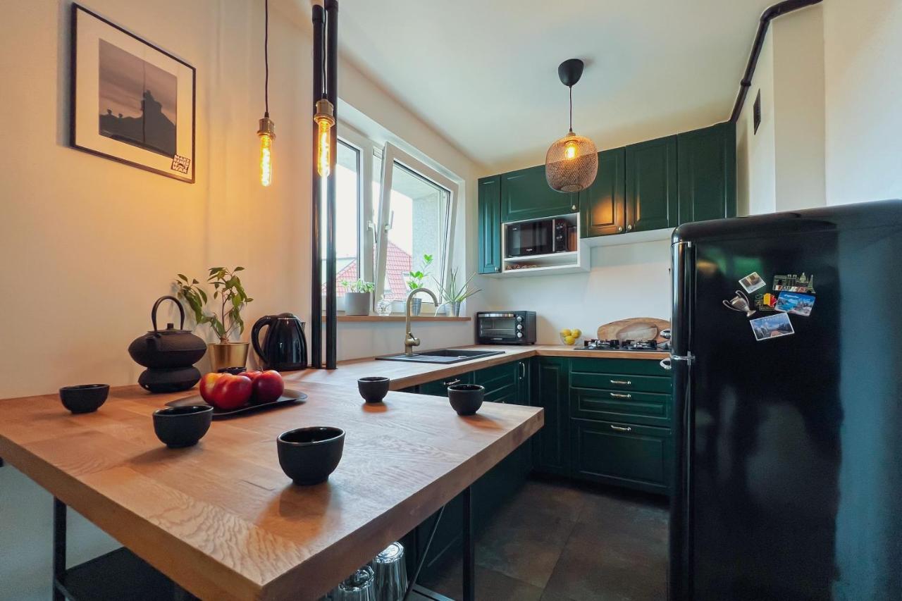 Fresh Industrial With Public Transport Apartment