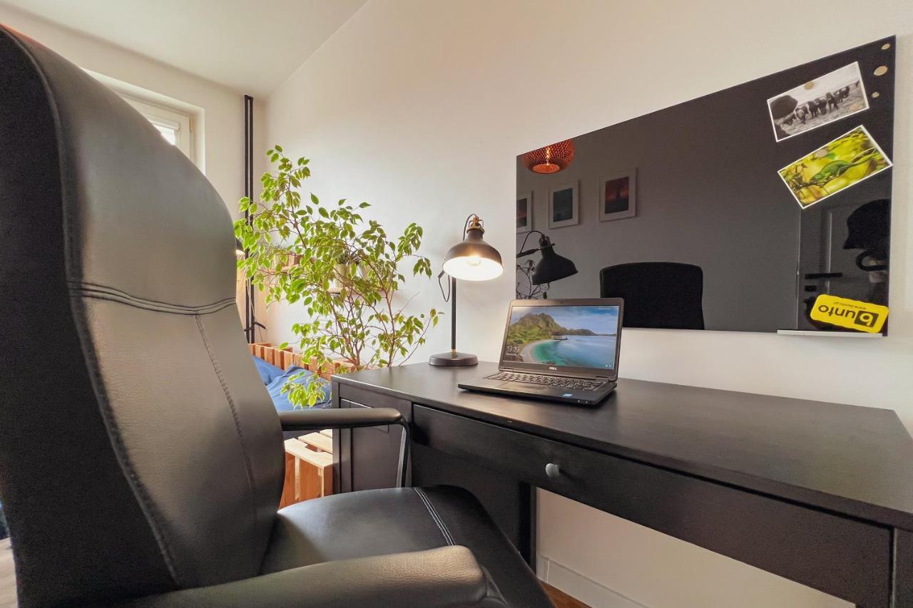 Fresh Industrial With Public Transport Apartment *