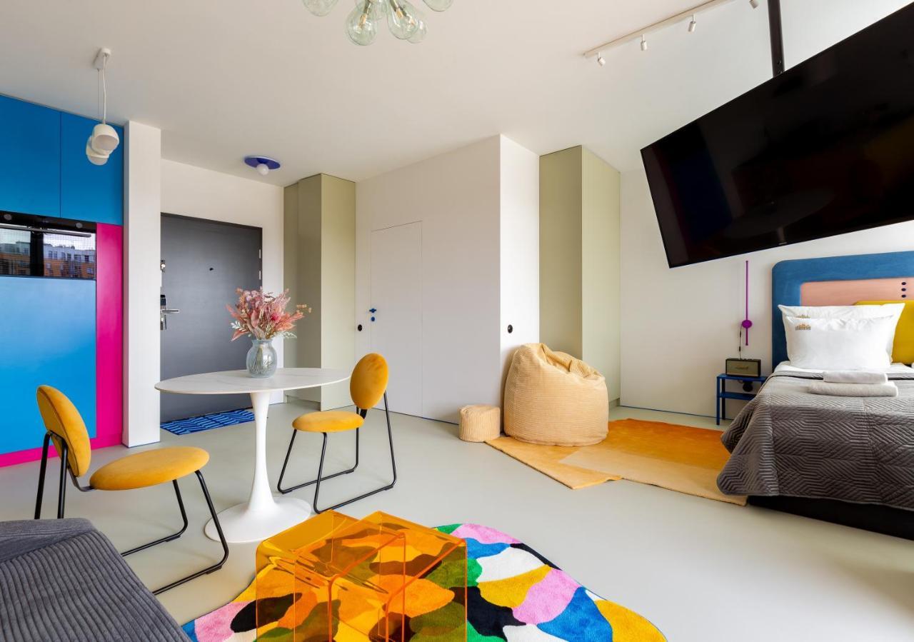 Chlebova - Riverside View Terrace, Free Parking, Gym & Kidsplay By Downtown Apartment *