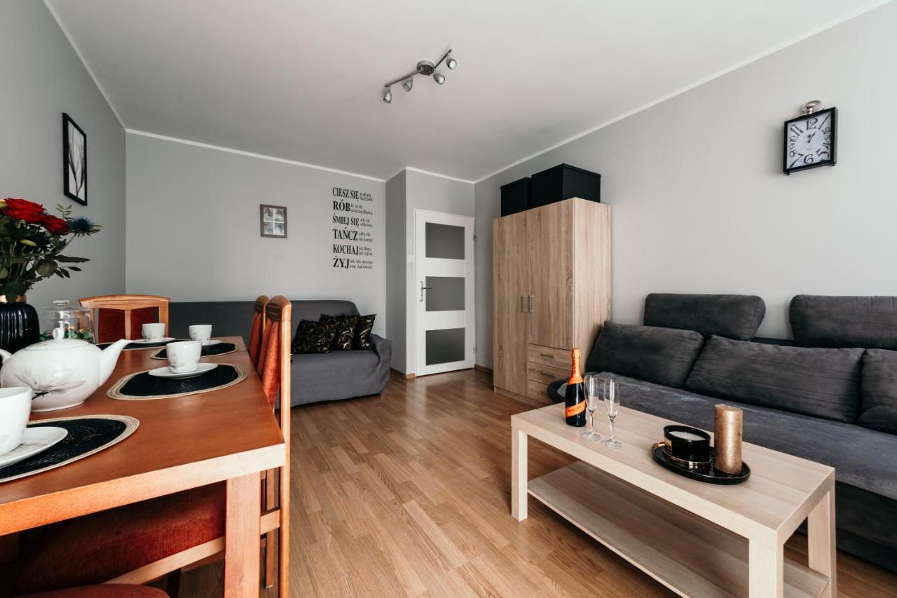 Spacious 3 Bedroom Apartament Near Olivia Business Center Gdansk