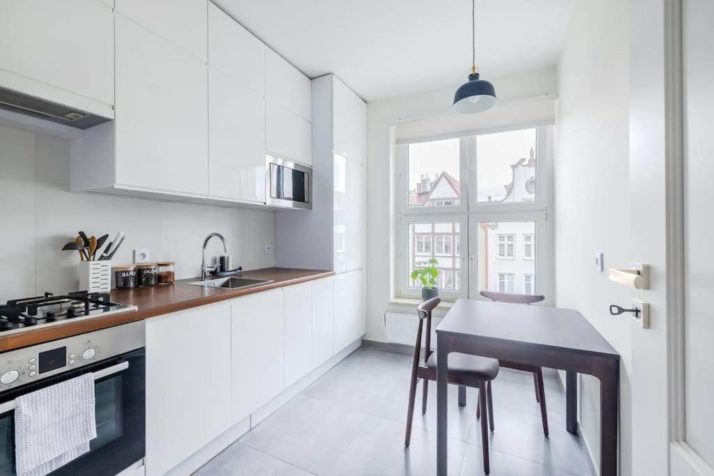 Bliss: Downtown Apartment