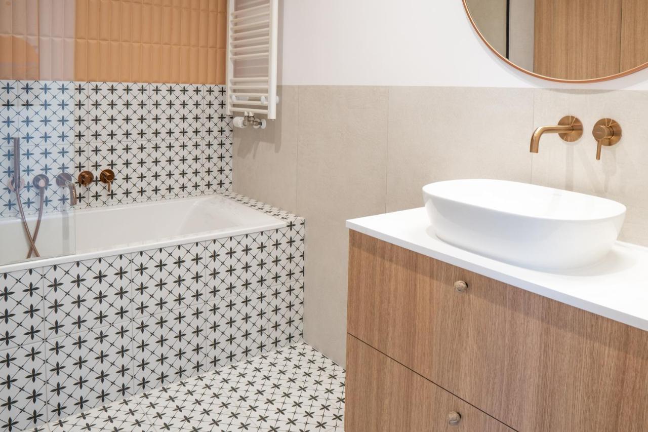 Old Town Gem Designer - Centre Location - Families - Remote Work *