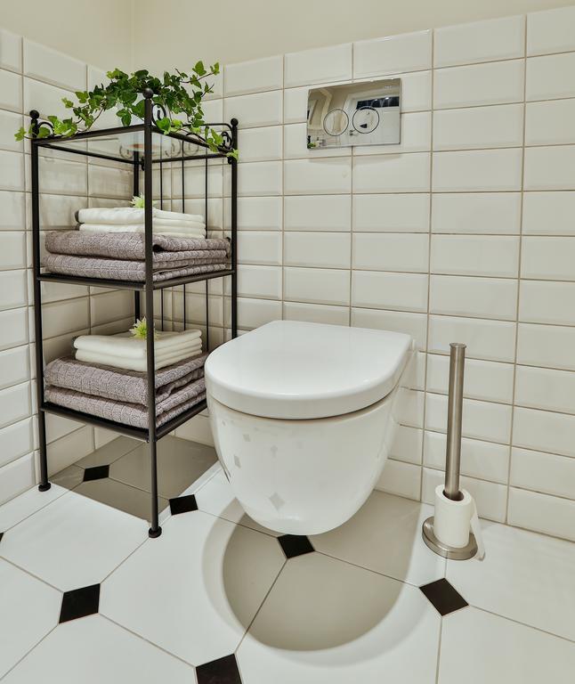 Apartament Bursztynowy Mariacka Old Town Apartment *