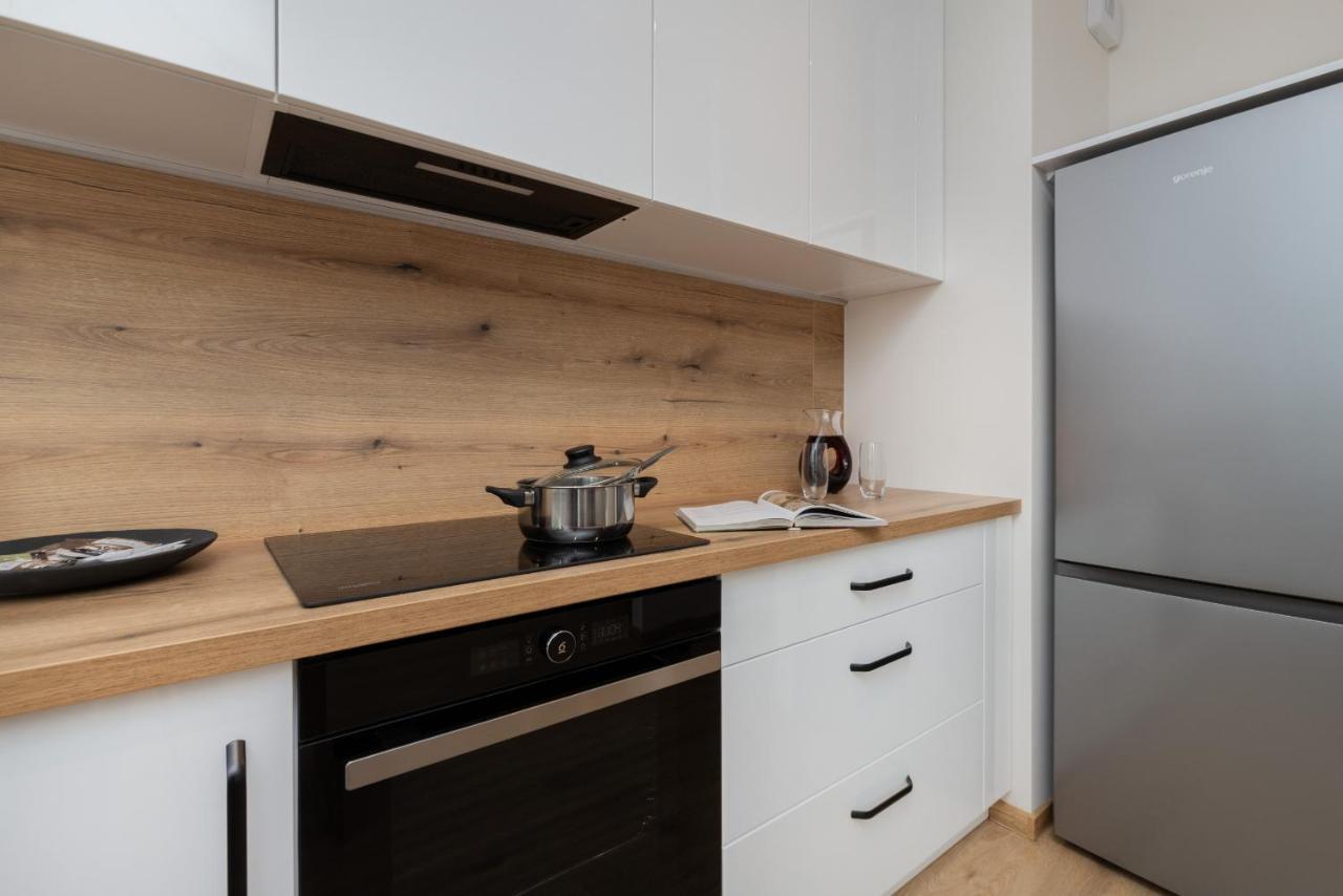 Bright & Stylish With Balcony 1,5 Km To Main By Renters Apartment Danzig