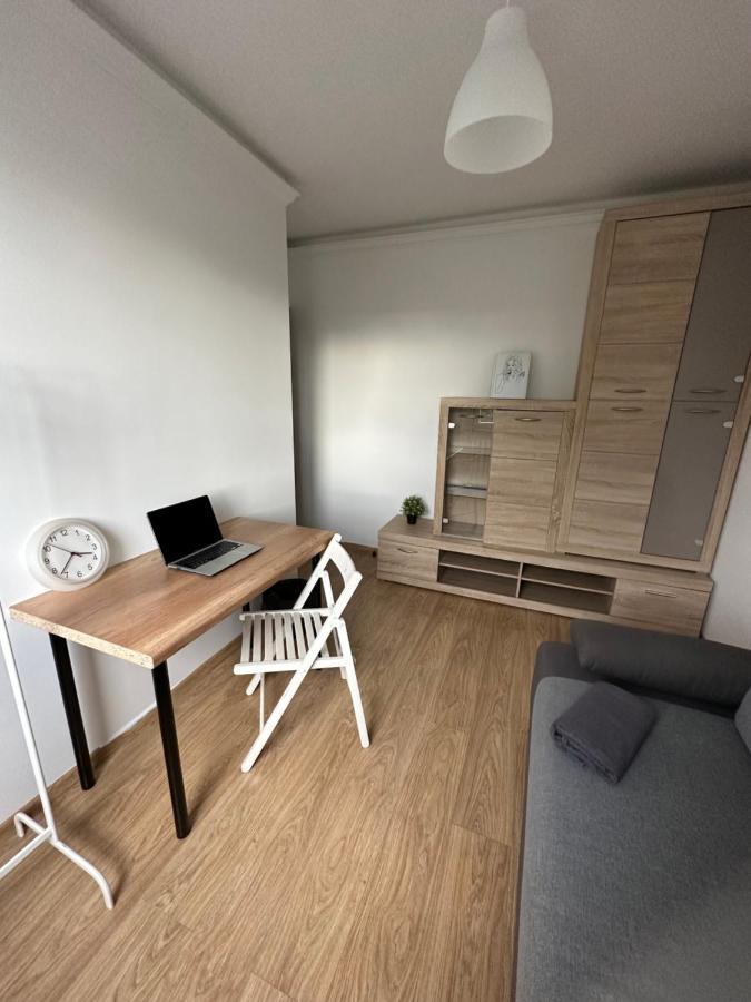 Rooms4less Guest house