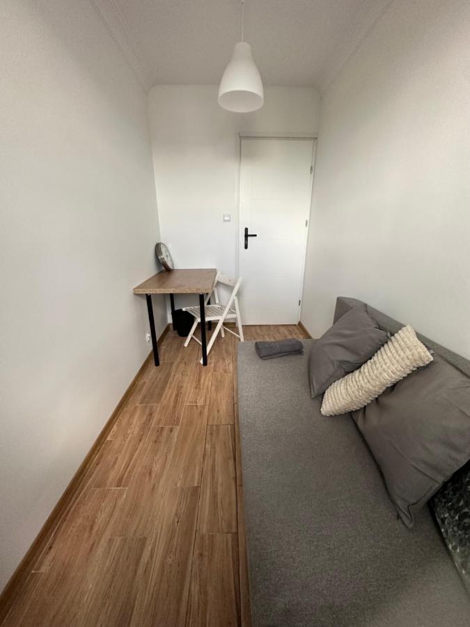 Rooms4less Guest house *