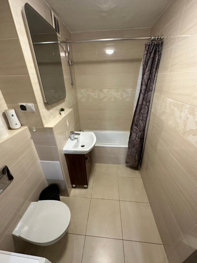 Rooms4less Guest house