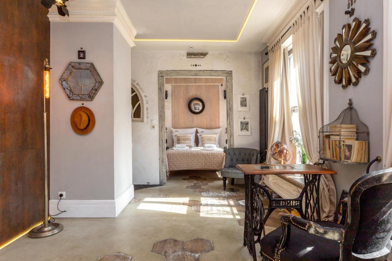 Old Town Paradise Lost By Downtown Apartment