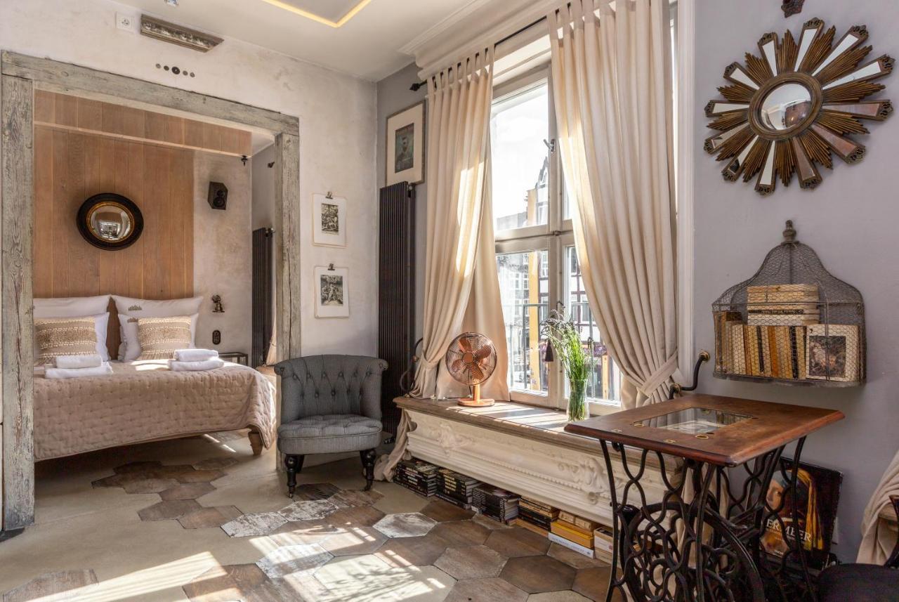 Old Town Paradise Lost By Downtown Apartment *