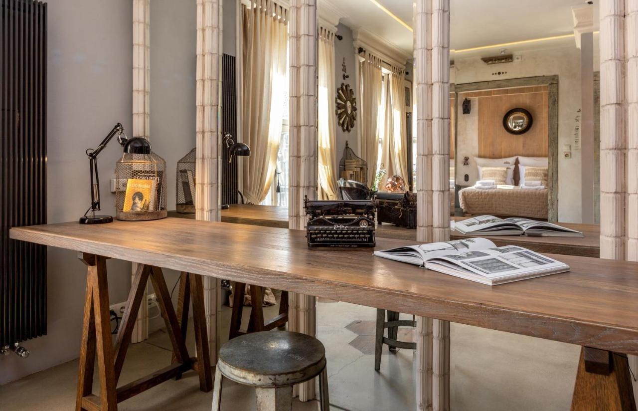 Old Town Paradise Lost By Downtown Apartment *