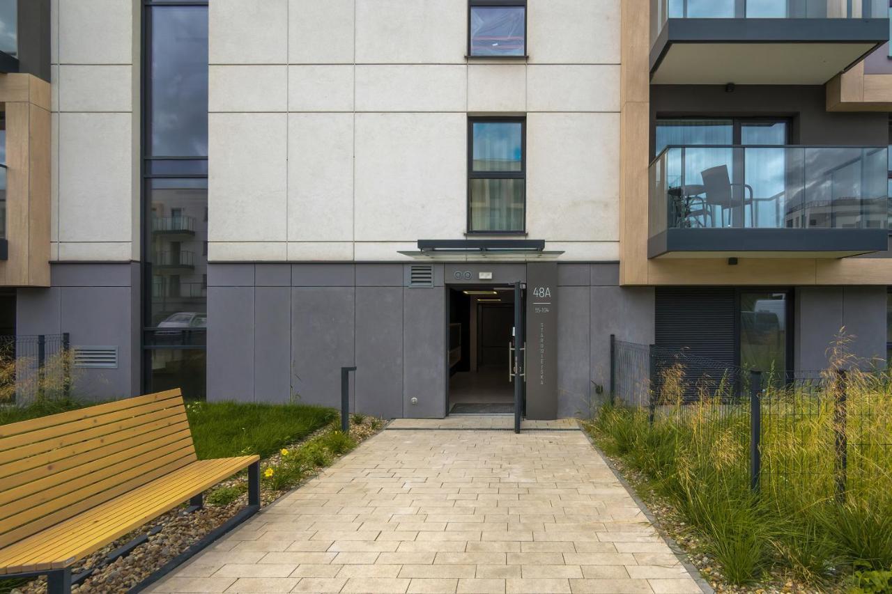 Starowiejska With Balcony & Parking Next To Arena Stadium By Renters Apartment Gdansk