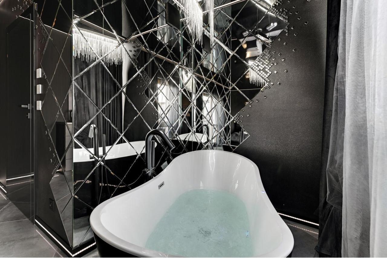 Hollywood Jacuzzi By Downtown Apartament *