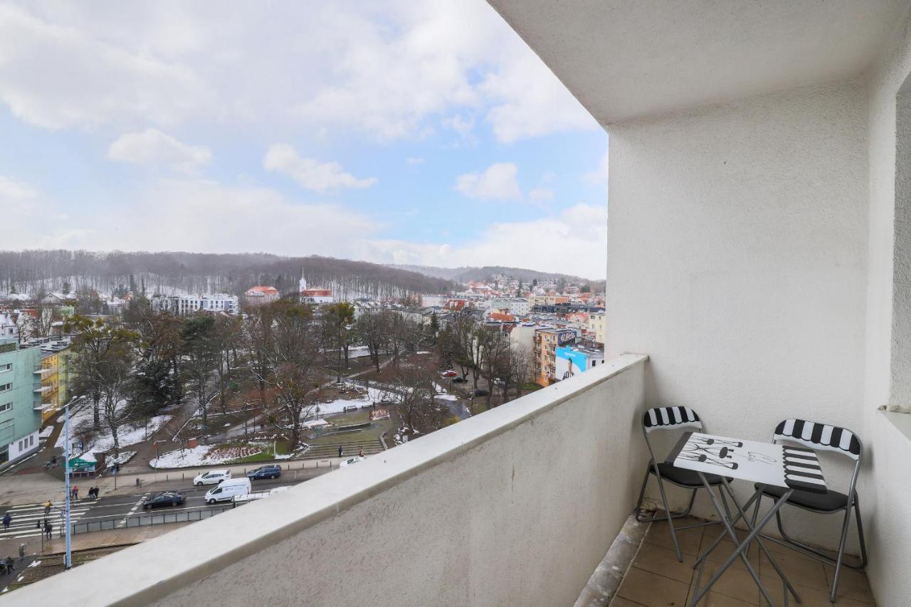 Park De Gaulle Wrzeszcz By Renters Apartment *