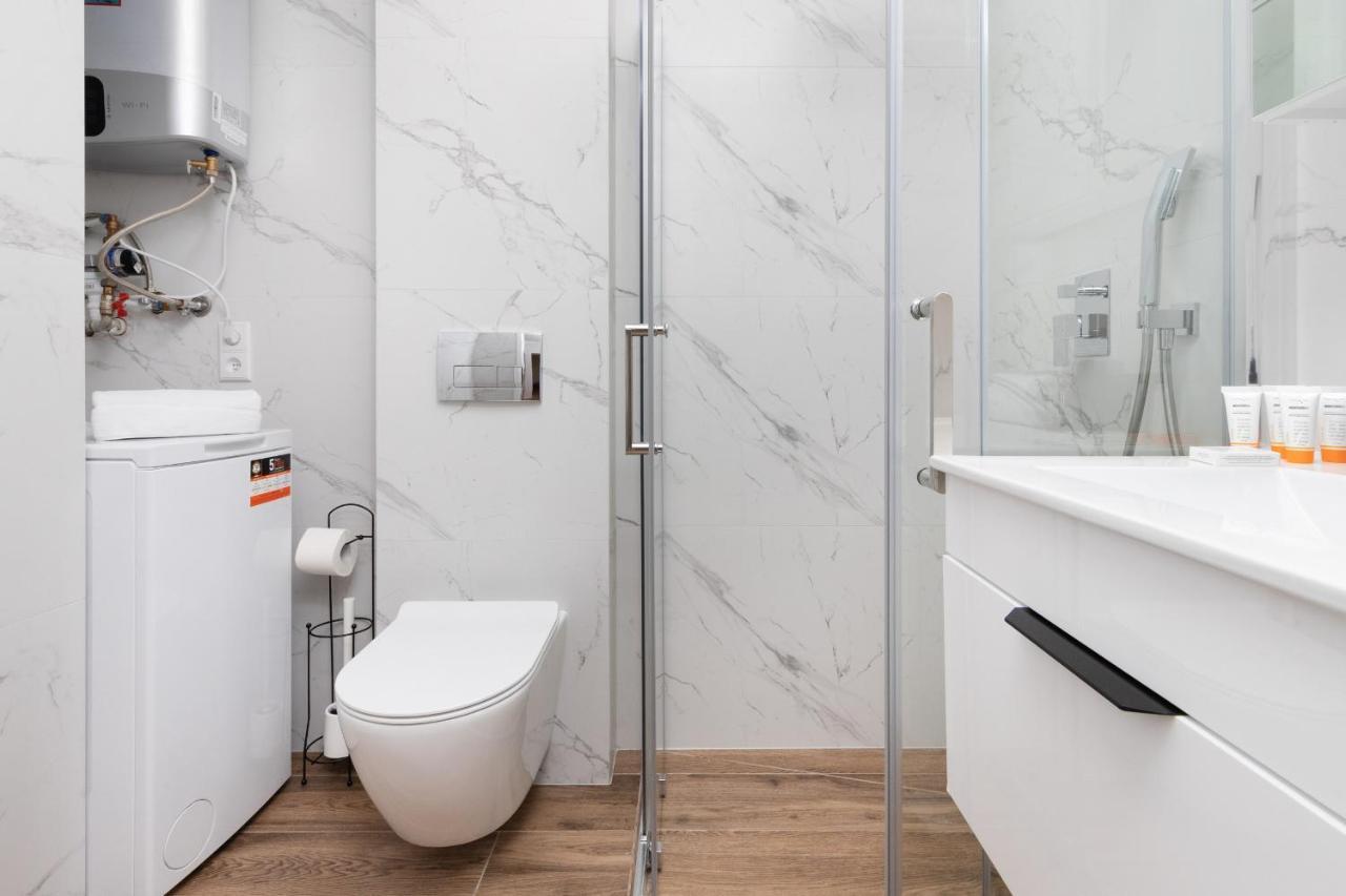 Park De Gaulle Wrzeszcz By Renters *