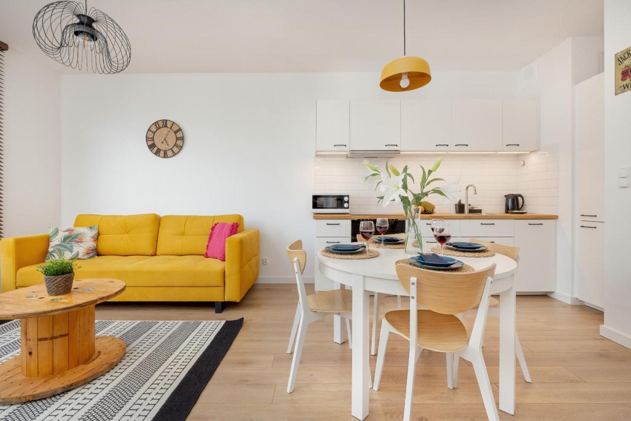 Cheerful Lesmiana Garnizon Estate By Renters Apartment Gdansk