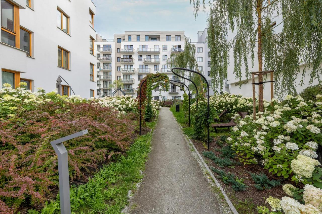 Apartament Cheerful Lesmiana Garnizon Estate By Renters *