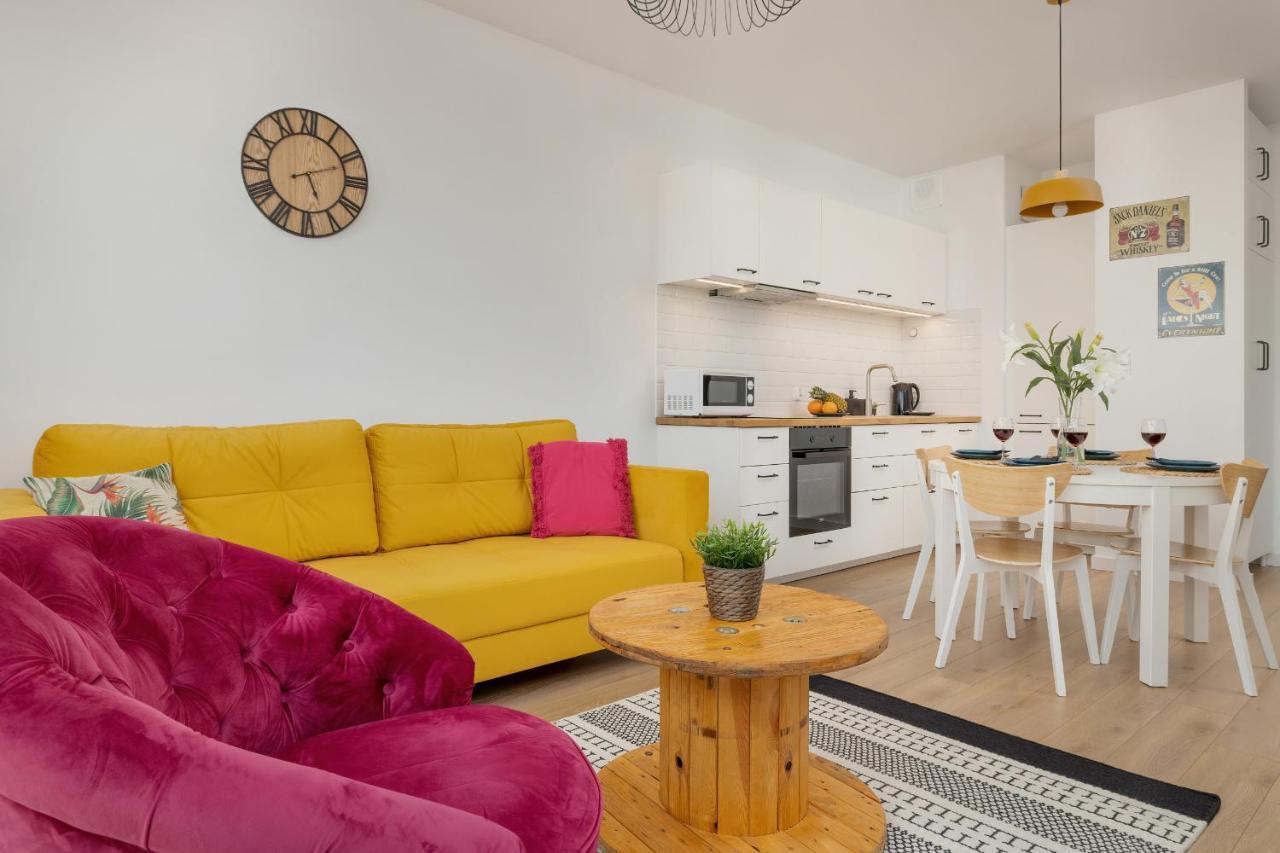 Apartment Cheerful Lesmiana Garnizon Estate By Renters Gdansk