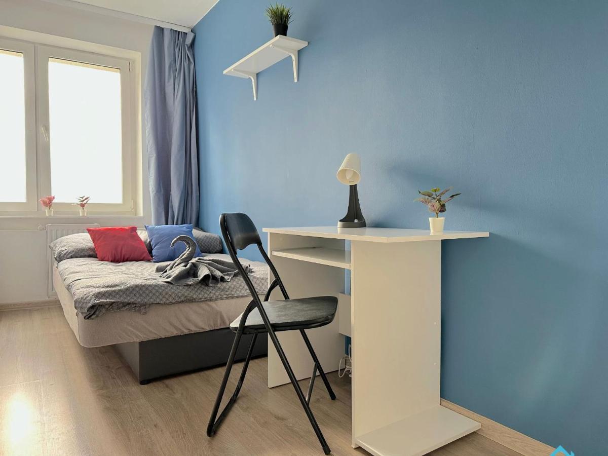 Stary Colourful Homestay *