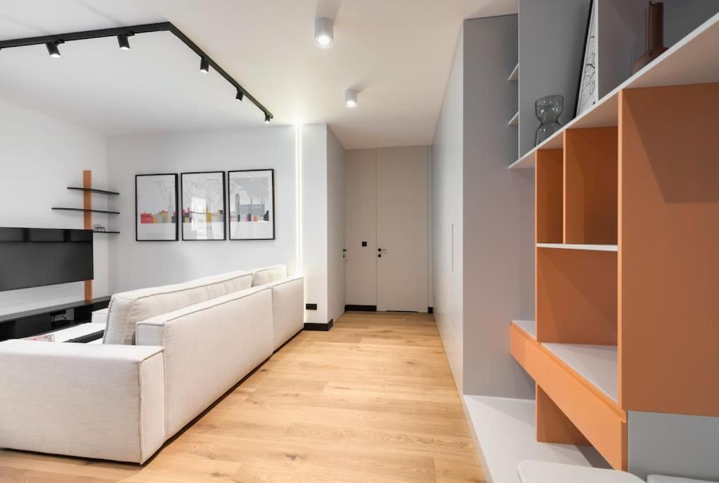 New Located Near The Old Town Apartment *