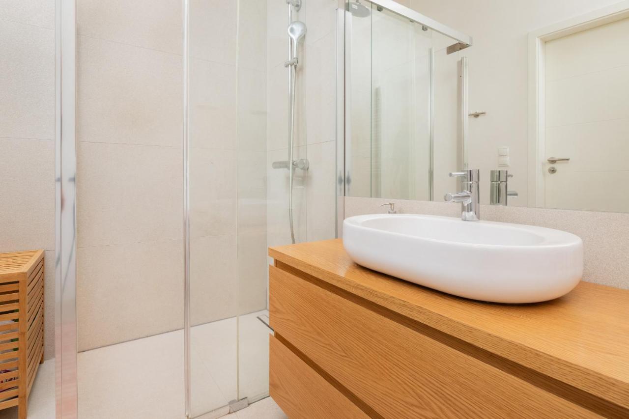 Apartment Neptun Park Spacious 3-bedroom By Renters Gdansk