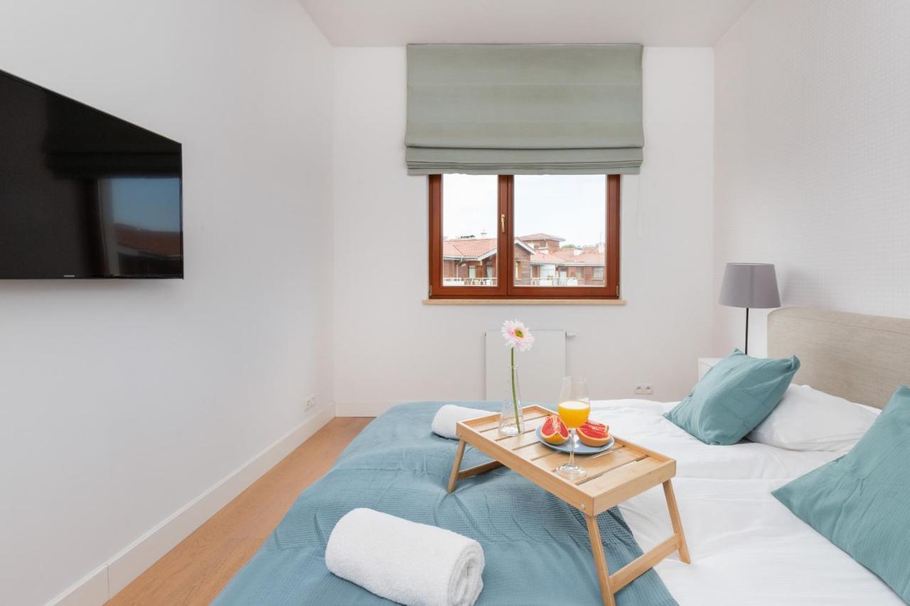 Neptun Park Spacious 3-bedroom By Renters * Gdansk