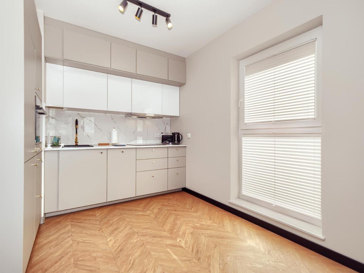 Apartamento Modern Business - Balcony, Parking - By Rentujemy