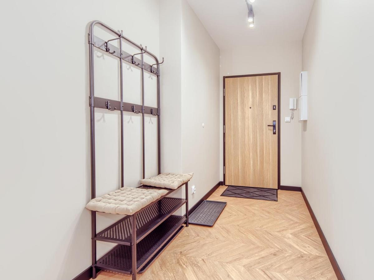 Modern Business - Balcony, Parking - By Rentujemy Apartamento *