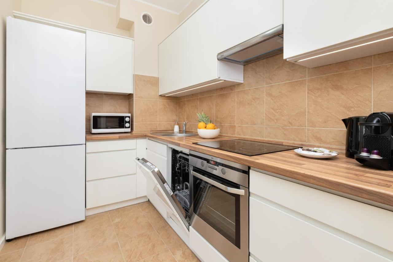 Remote Work Friendly With 1 Bedroom In Gdansk-wrzeszcz By Renters Apartment *