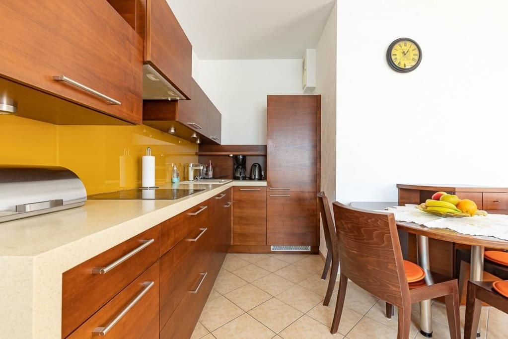 Apartment In The Heart Of *