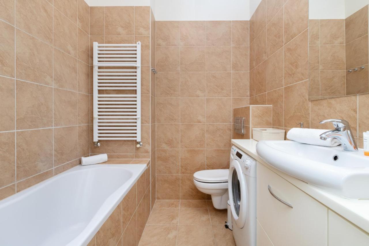Remote Work Friendly With 1 Bedroom In Gdansk-wrzeszcz By Renters Lägenhet *