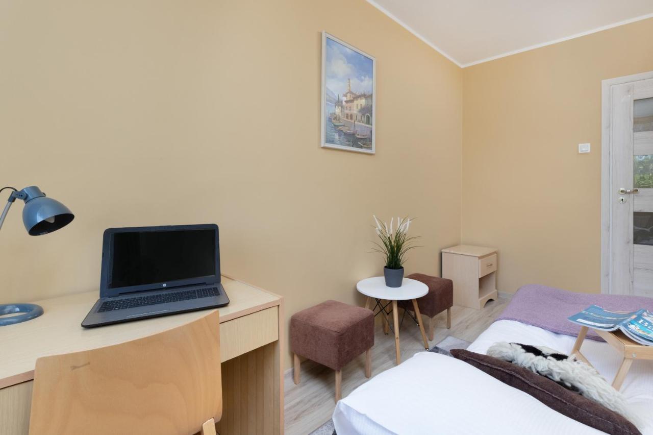 Spacious Family In By Renters Huoneisto *