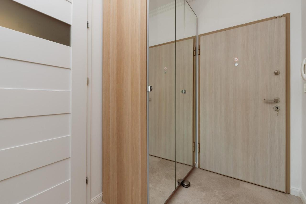 Modern With Balcony By Renters