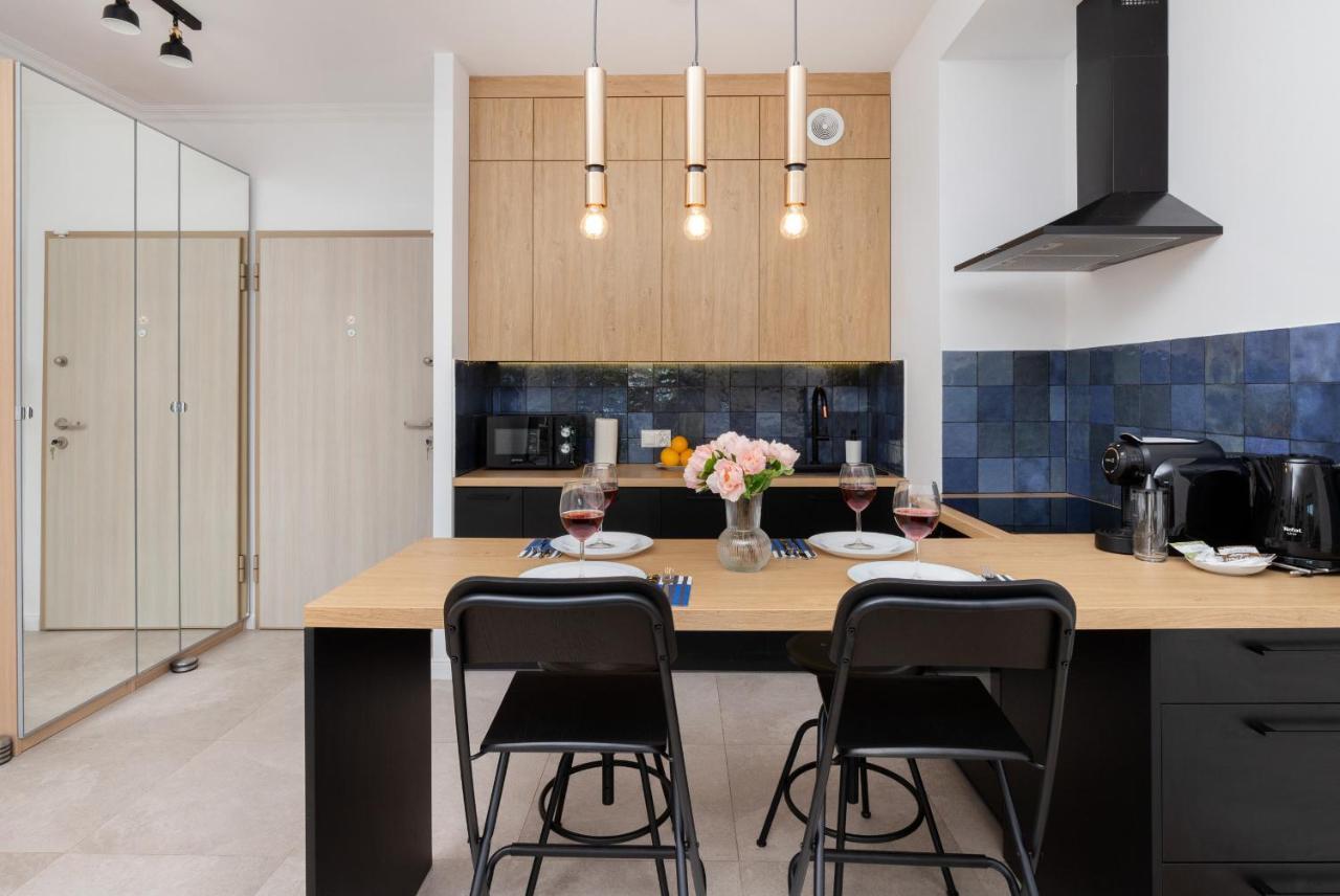 Modern With Balcony By Renters Apartment Gdansk