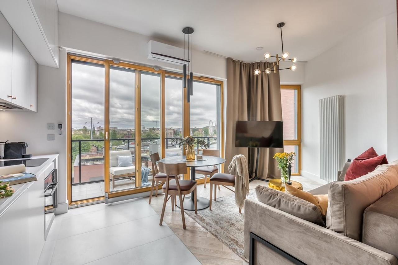 The Motlavian By Renters Prestige Lägenhet *
