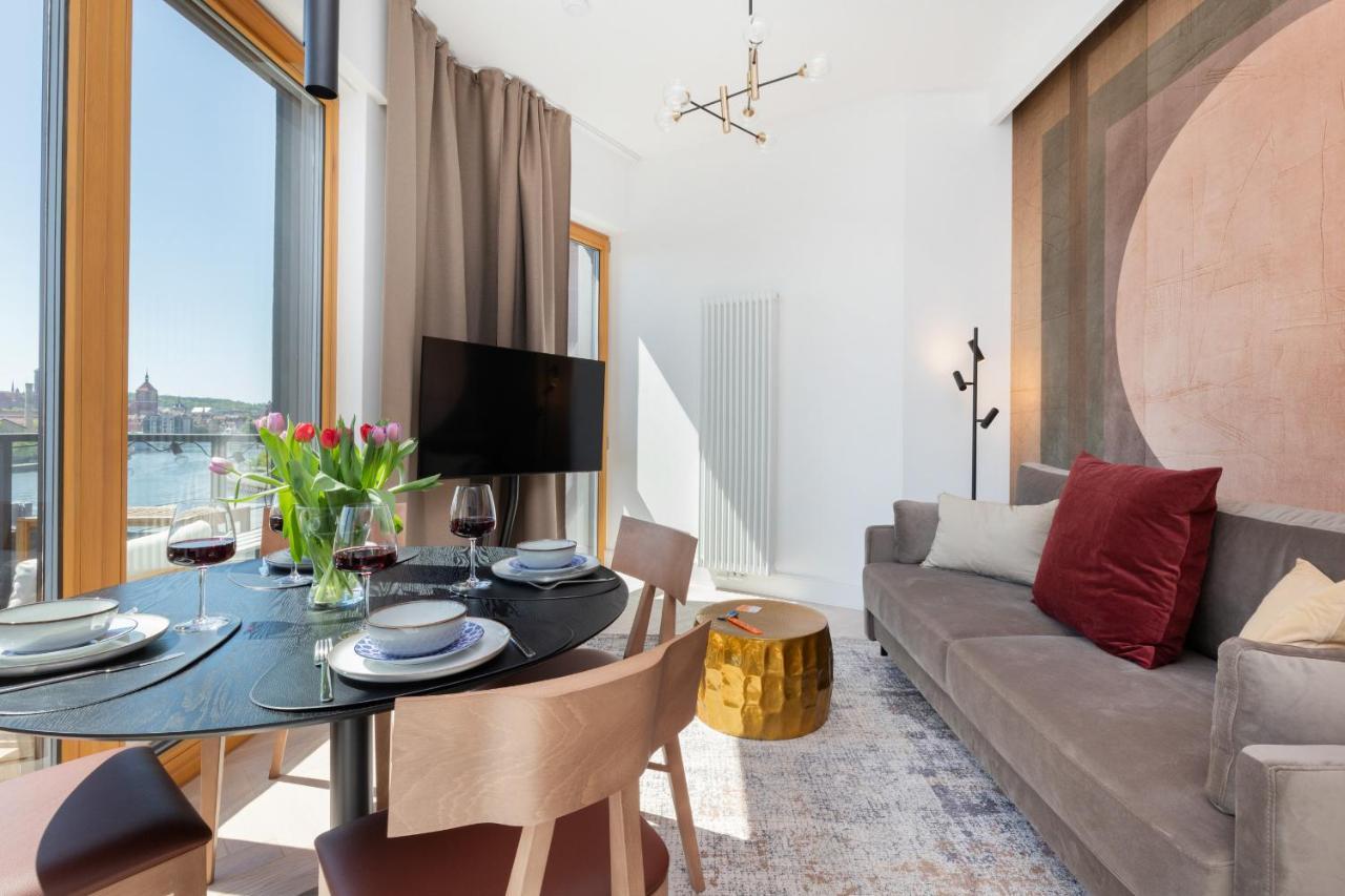 The Motlavian By Renters Prestige *