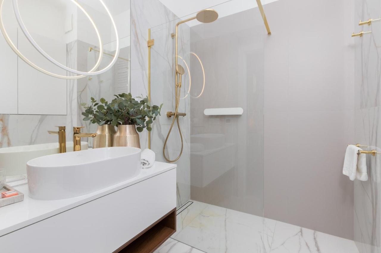 The Motlavian By Renters Prestige Lägenhet *