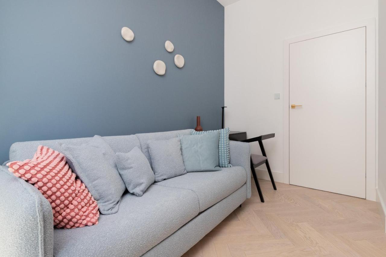 The Motlavian By Renters Prestige *