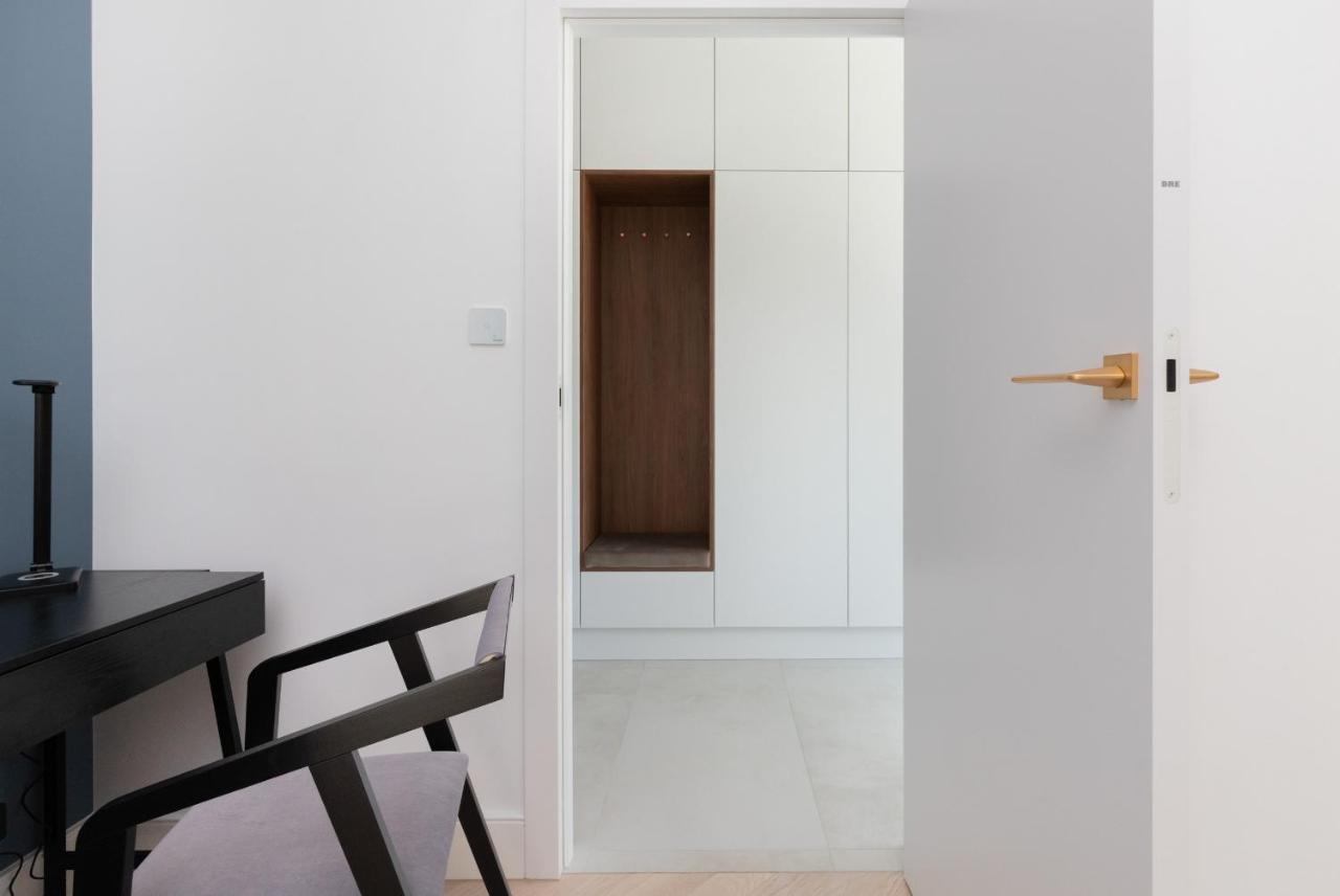 The Motlavian By Renters Prestige *