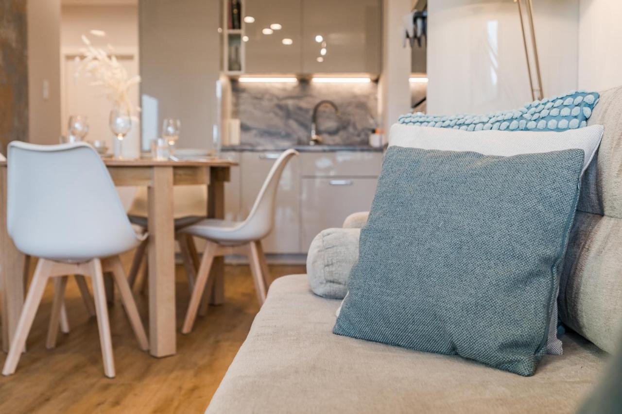 Leilighet Golden Reagan By Aparo - Nowy Apartament, Winda, Lozeczko Turystyczne, Plaza 500m, Balkon, 2 Sypialnie Oraz Salon, Rowerownia, Biurko Gdańsk
