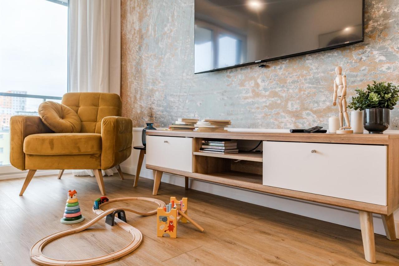 Leilighet Golden Reagan By Aparo - Nowy Apartament, Winda, Lozeczko Turystyczne, Plaza 500m, Balkon, 2 Sypialnie Oraz Salon, Rowerownia, Biurko