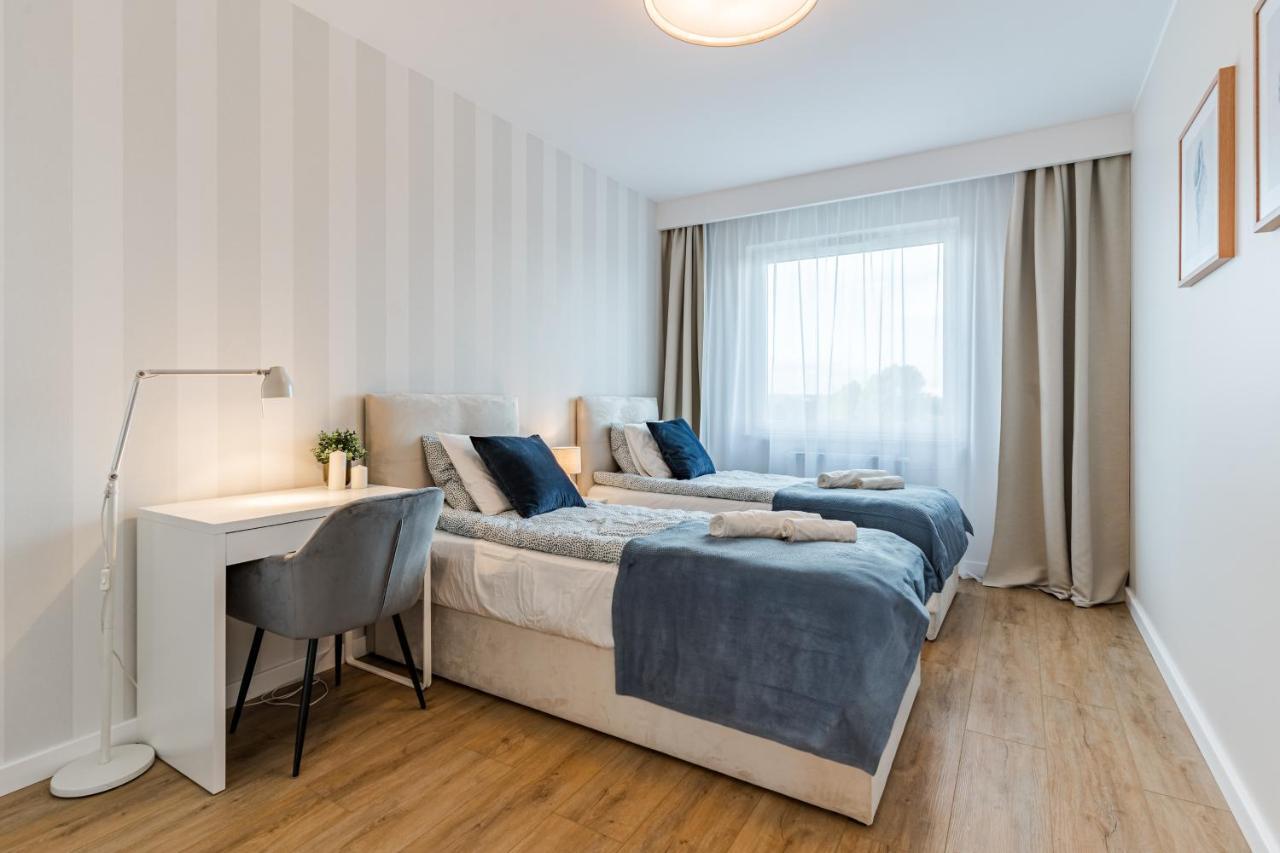 Golden Reagan By Aparo - Nowy Apartament, Winda, Lozeczko Turystyczne, Plaza 500m, Balkon, 2 Sypialnie Oraz Salon, Rowerownia, Biurko Leilighet