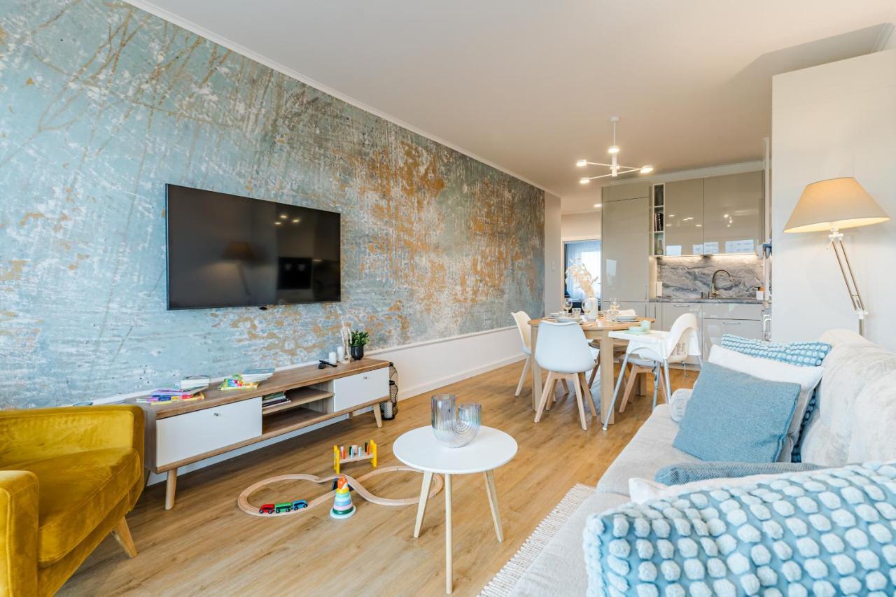 Golden Reagan By Aparo - Nowy Apartament, Winda, Lozeczko Turystyczne, Plaza 500m, Balkon, 2 Sypialnie Oraz Salon, Rowerownia, Biurko Leilighet